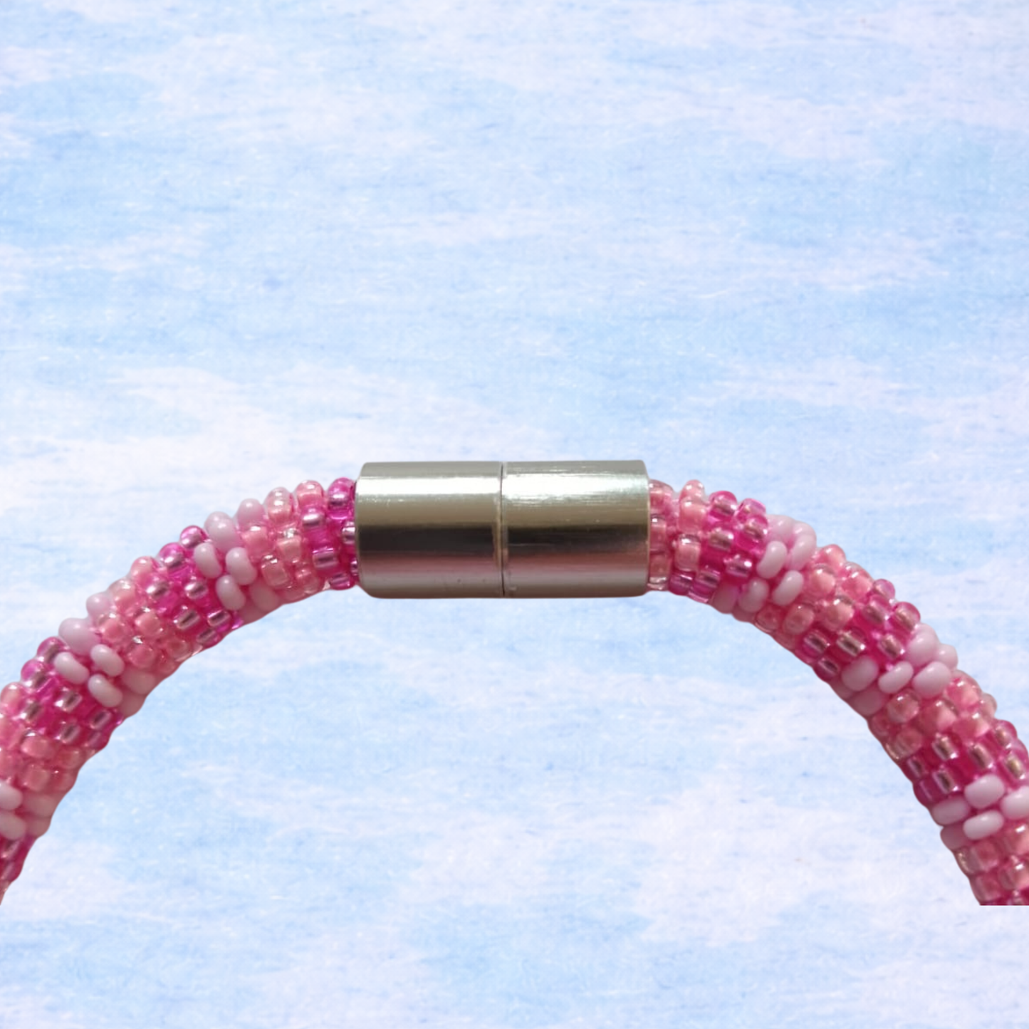 Handgehäkelte Halskette in Pink-Rosa mit drei Farbtönen
