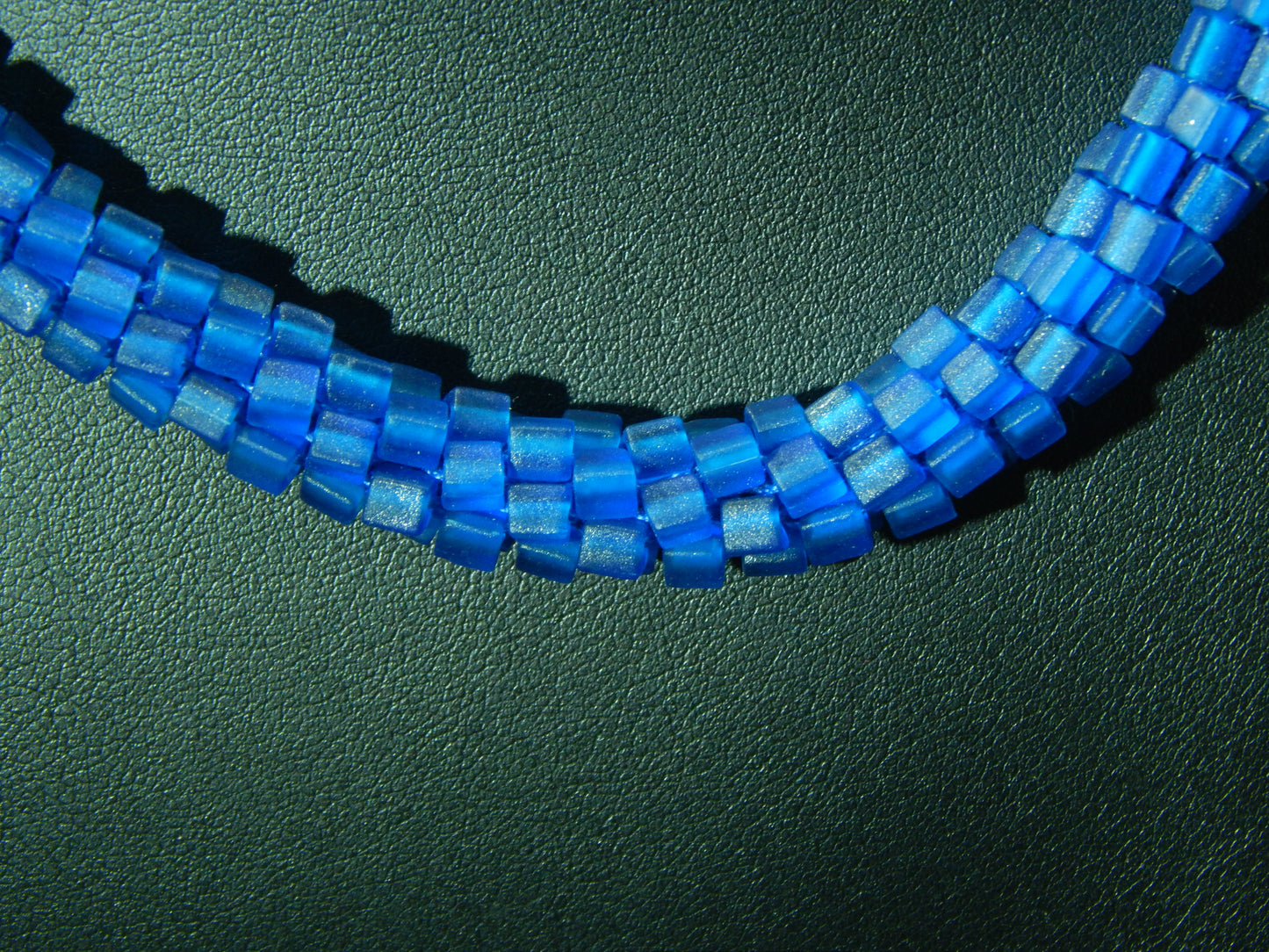 blaue Kette, matt