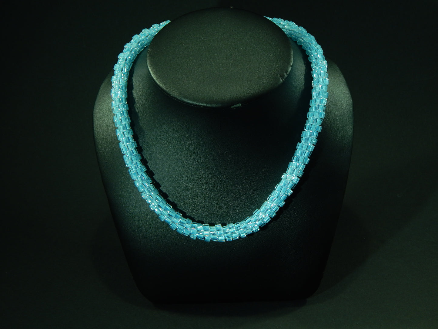 hellblaue Kette